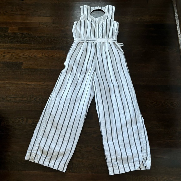 LIKE NEW Beautiful Talbots Linen Jumpsuit - Picture 10 of 10